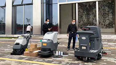 驾驶式扫地车、电动洗地机助力深圳抗疫